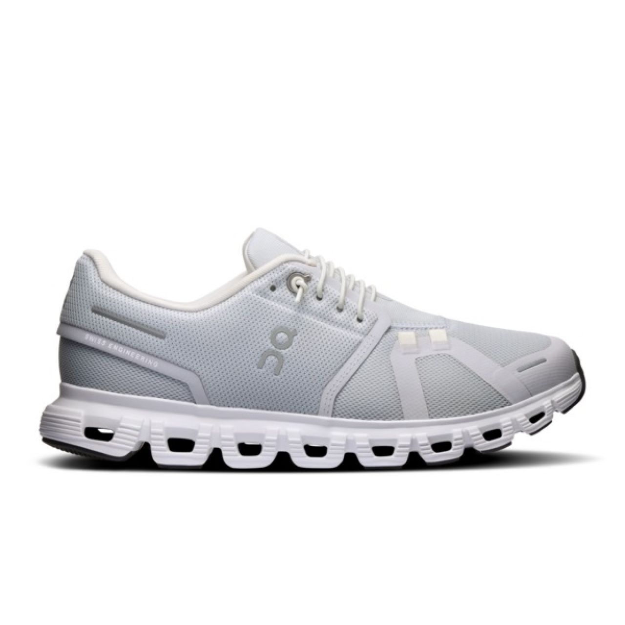 ON RUNNING CLOUD 6 GLACIER ET WHITE  Chaussures de running