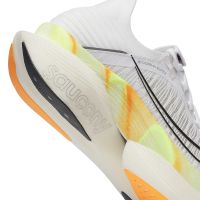 SAUCONY ENDORPHIN ELITE 2 WHITE ET PEEL  Chaussures running saucony pas cher