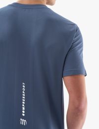 COMPRESSPORT PERFORMANCE SS TEE INDIGO Tee shirt de running pas cher