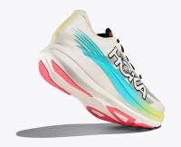 HOKA  ROCKET X 2 YUZU ET CIELO BLUE  Chaussures de running pas cher