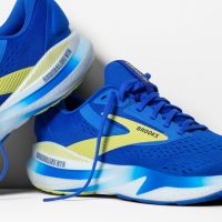 BROOKS ADRENALINE GTS 24 COBALT ET NEO YELLOW Chaussures de running pas cher