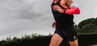 COMPRESSPORT PRO RACING SINGLET BLACK   Débardeur de running pas cher