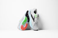 BROOKS ADRENALINE GTS 24 WHITE GECKO ET ATOMIZER Chaussures de running pas cher