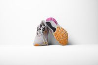 BROOKS GHOST 17 OYSTER , APRICOT ET PINK Chaussures de running pas cher