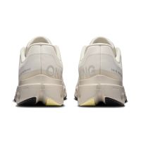 ON RUNNING CLOUDSURFER NEXT IVORY ET SILVER Chaussures de running pas cher