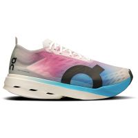 ON RUNNING CLOUDBOOM STRIKE WHITE ET HORIZON  Chaussures de running