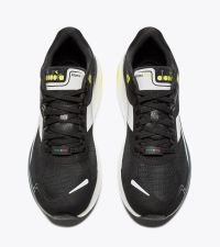 DIADORA ATOMO STAR NOIR ET BLANC  Chaussure running pas cher
