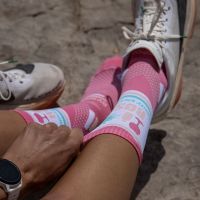 BV SPORT CHAUSSETTES TRAIL COLLECTOR  NUTRISOCKS ROSE Chaussettes de trail pas cher