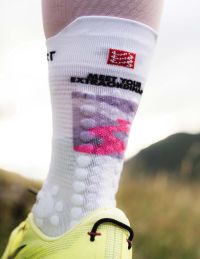 COMPRESSPORT PRO RACING SOCKS V4.0 TRAIL UTMB ROSEATE Chaussettes running pas cher