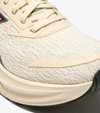 DIADORA NUCLEO 2 WHISPER WHITE ET MAROON BANNER  Chaussure running pas cher