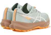 ASICS FUJI LITE LICHEN ROCK ET CREAM Chaussures de trail pas cher