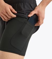 DIADORA SHORT 2 EN 1 NOIR Short de running pas cher