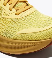 DIADORA NUCLEO 2 WHISPER LEMON DROP ET GOLDEN APRICOT   Chaussure running pas cher