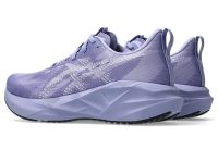 ASICS NOVABLAST 5 BLUEBELL ET LILAC HINT  Chaussures Running pas cher
