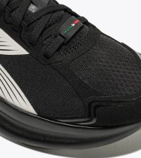 DIADORA ATOMO STAR BLACK, WHITE ET SAGE Chaussure running pas cher