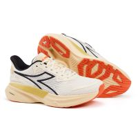 DIADORA NUCLEO 2 BUTTERREAM ET AUTUMN BLOND  Chaussure running pas cher