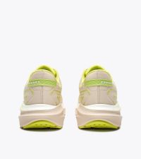DIADORA MYTHOS BLUSHIELD VIGORE 5 W BUTTERCREAM ET MINCED QUINCE Chaussure running pas cher
