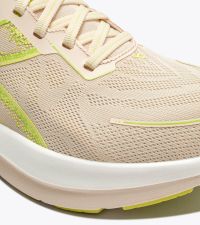 DIADORA MYTHOS BLUSHIELD VIGORE 5 W BUTTERCREAM ET MINCED QUINCE Chaussure running pas cher