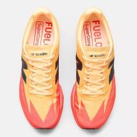 NEW BALANCE FUELCELL SUPERCOMP ELITE V5 TANGERINE HEAT ET WHITE PEACH Chaussures de running pas cher