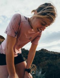 COMPRESSPORT PERFORMANCE SS TEE W EAT MY DUST Tee shirt de running pas cher
