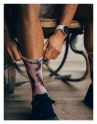 COMPRESSPORT PRO RACING SOCKS V4 RUN HIGH EAT MY DUST Chaussettes running pas cher