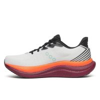 SAUCONY TRIUMPH 23 WHITE ET CRIMSON Chaussures running saucony pas cher