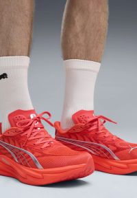 PUMA DEVIATE NITRO 4 ULTRA RED ET PUMA SILVER Chaussures de running pas cher