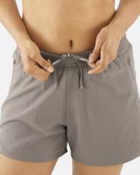 SALOMON SHKout CORE2 IN 1 SHORTS 4" W IRON  Short running pas cher