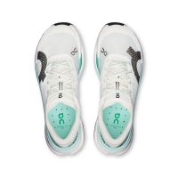 ON RUNNING CLOUDULTRA PRO W IVORY ET CELESTE Chaussures de trail pas cher