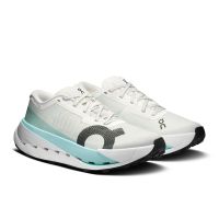 ON RUNNING CLOUDULTRA PRO W IVORY ET CELESTE Chaussures de trail pas cher