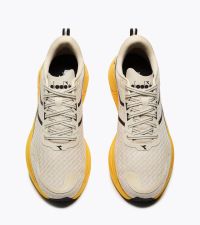 DIADORA CELLULA 2 ALMOND MILK ET CHOCOLATE Chaussure running pas cher
