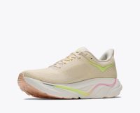 HOKA ARAHI 9 VINTAGE YELLOW ET ALABASTER Chaussures de running pas cher