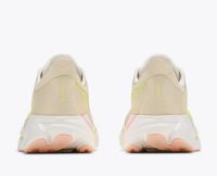 HOKA ARAHI 9 VINTAGE YELLOW ET ALABASTER Chaussures de running pas cher