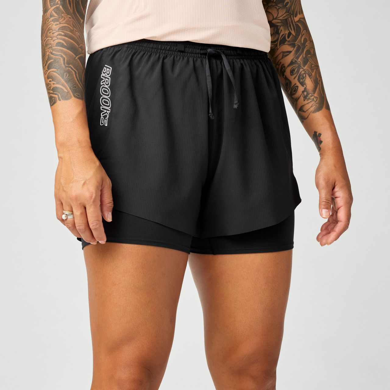 BROOKS CASCADIA SHORT 2 EN 1  WOMEN BLACK Short brooks