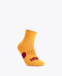 HOKA -QUARTER RUN SOCK 3 PACK  EGG YOLK , CERISE ET VIRTUAL VIOLET Chaussettes running pas cher