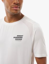 COMPRESSPORT PERFORMANCE SS TEE NIGHT RUNNING SQUAD Tee shirt de running pas cher